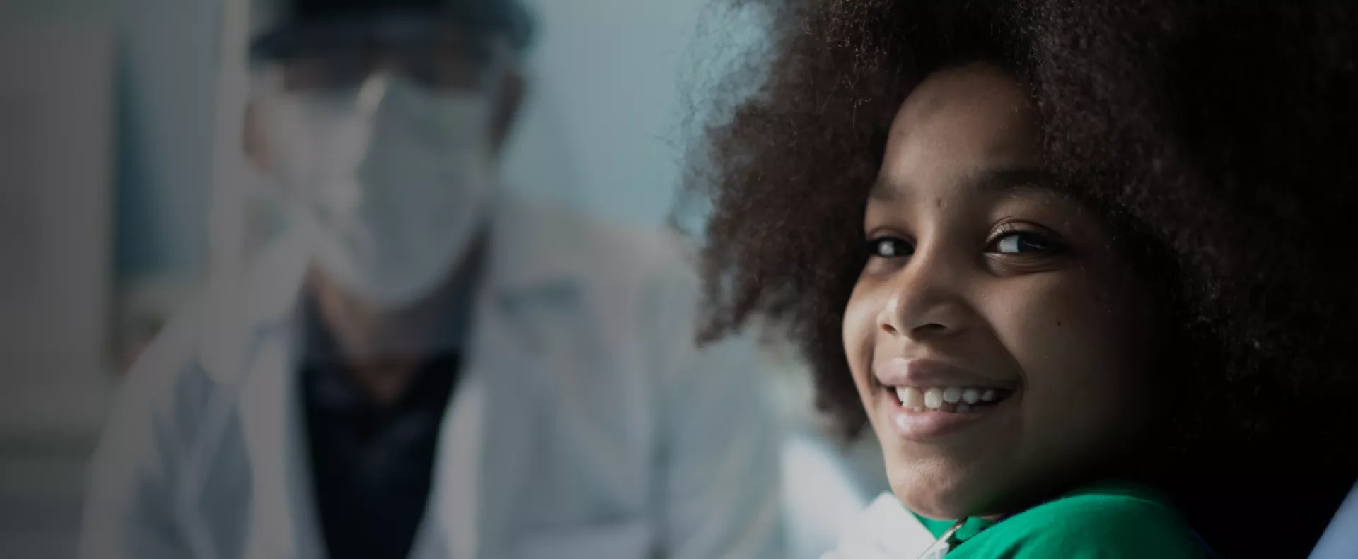 Banner Unimed Odonto Essencial Exclusivo Menina sorrindo no dentista