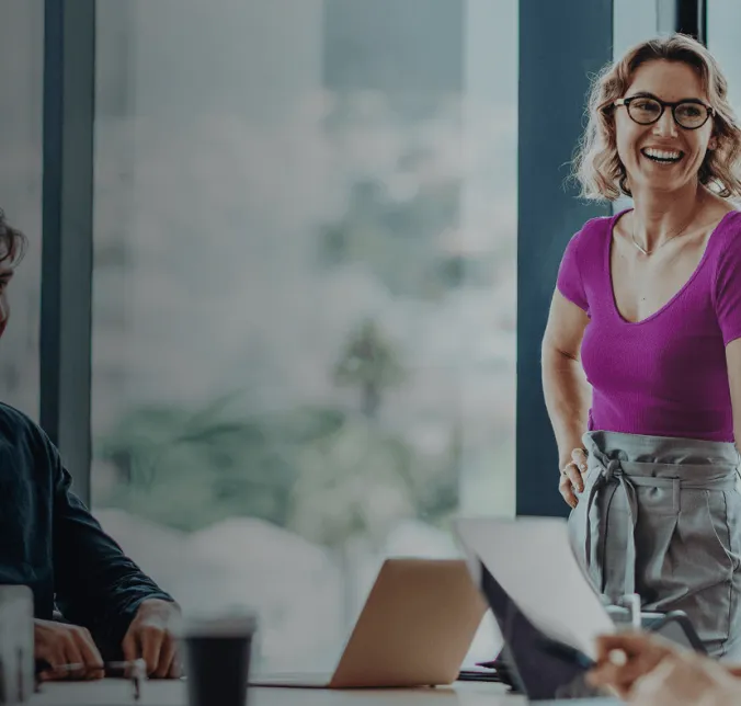 pessoas conversando pessoas conversando