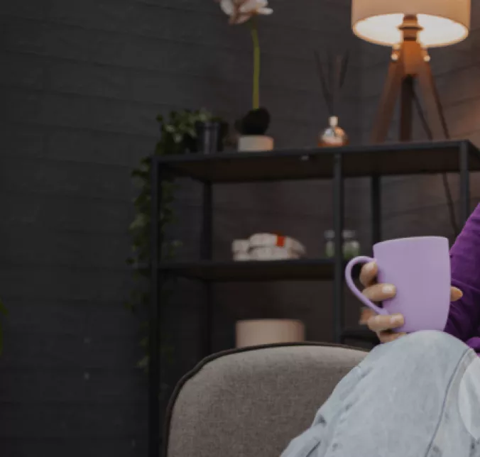 mulher utilizando o celular