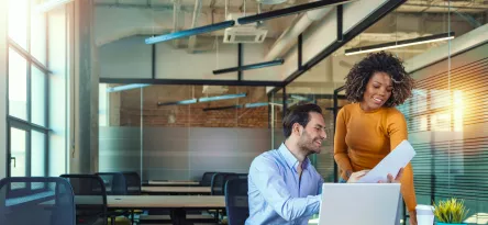 Grupo de pessoas em reunião