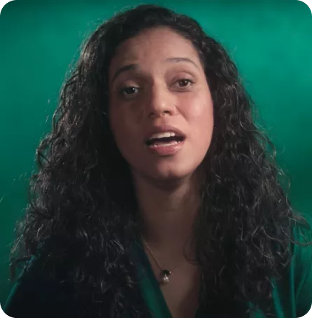 imagem de uma mulher sorrindo