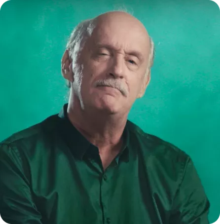 imagem de uma homem sorrindo