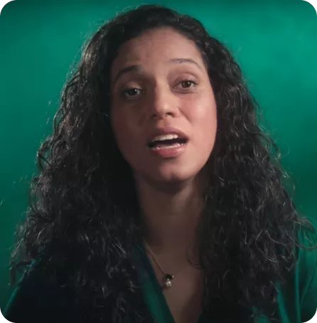 imagem de uma mulher sorrindo